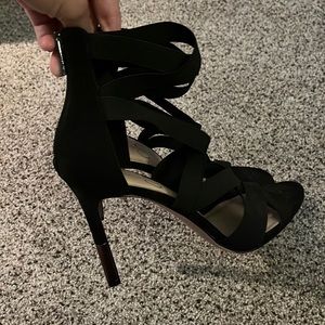 Jesica Simpsons black heals
